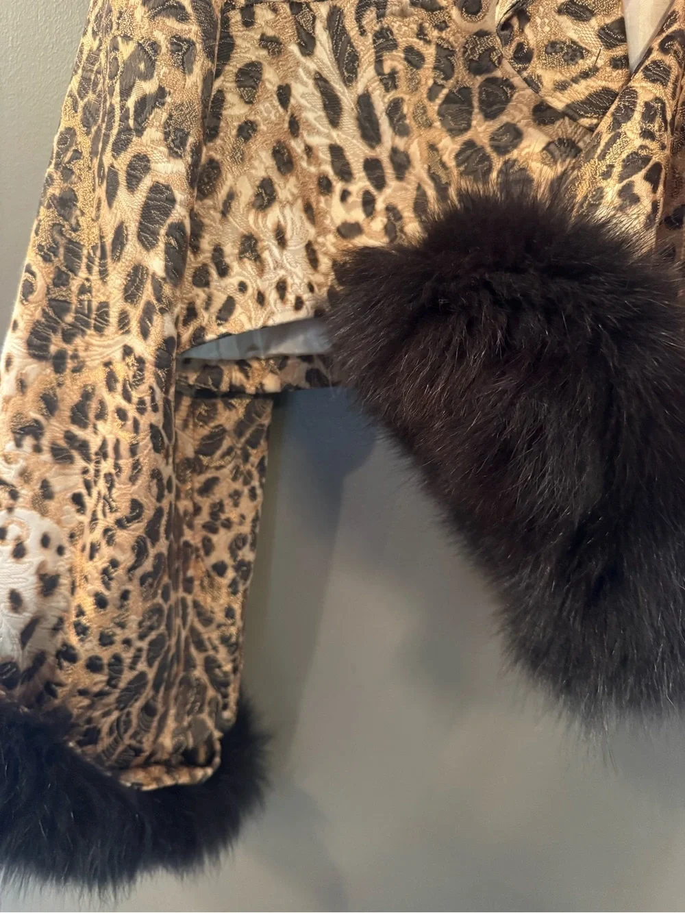 Leopard Print Cropped Jacket with Faux Fur Cuffs - Picture 6 of 6